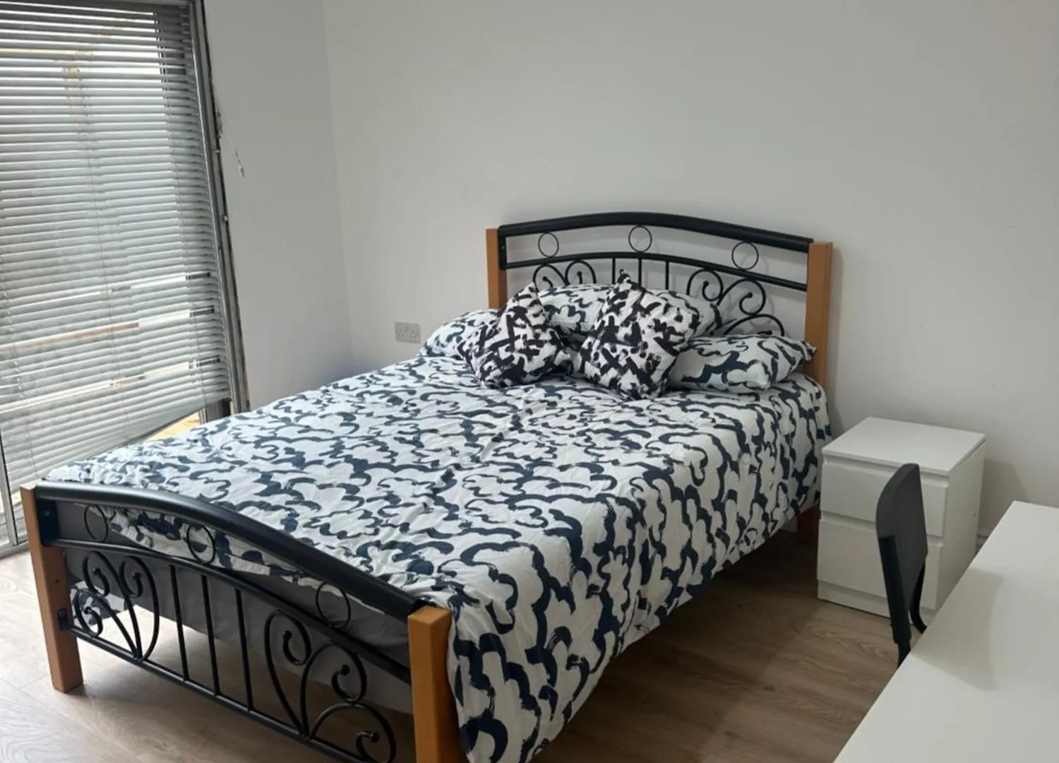 Double Room In Bungalow Wanstead 0*,  United Kingdom