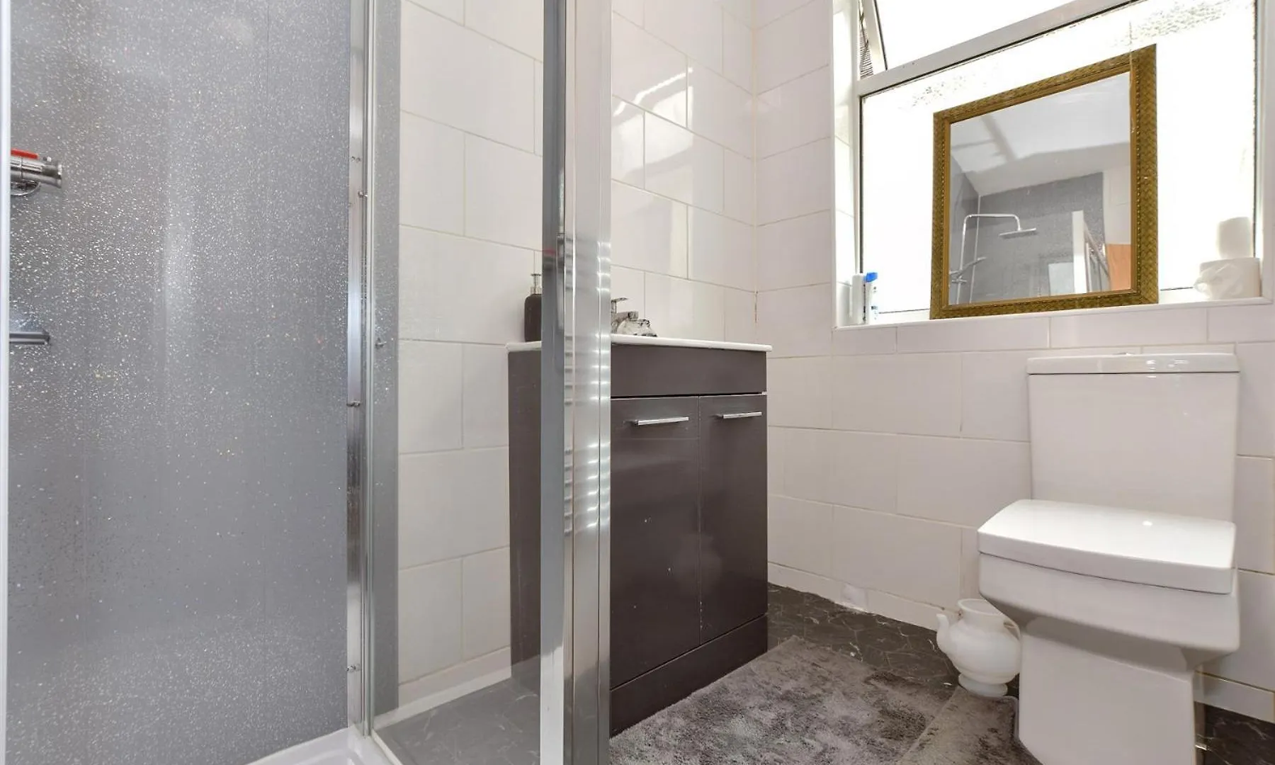 Guest house Double Room In Bungalow Wanstead